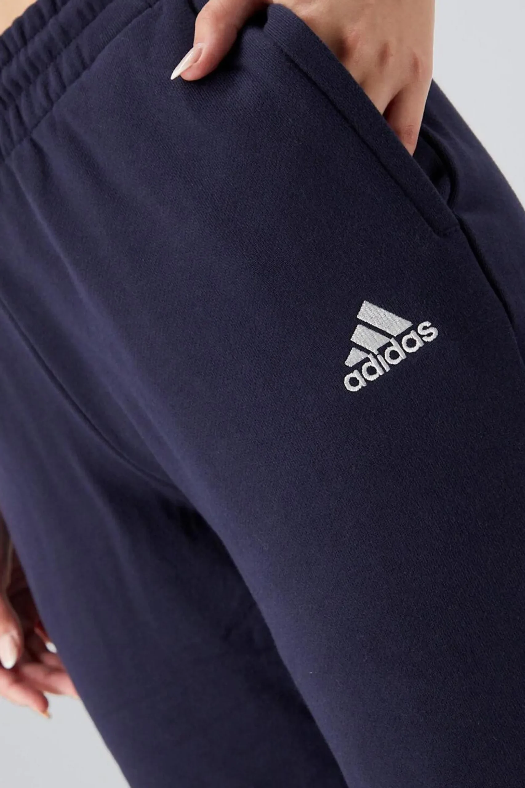 adidas Essentials Linear