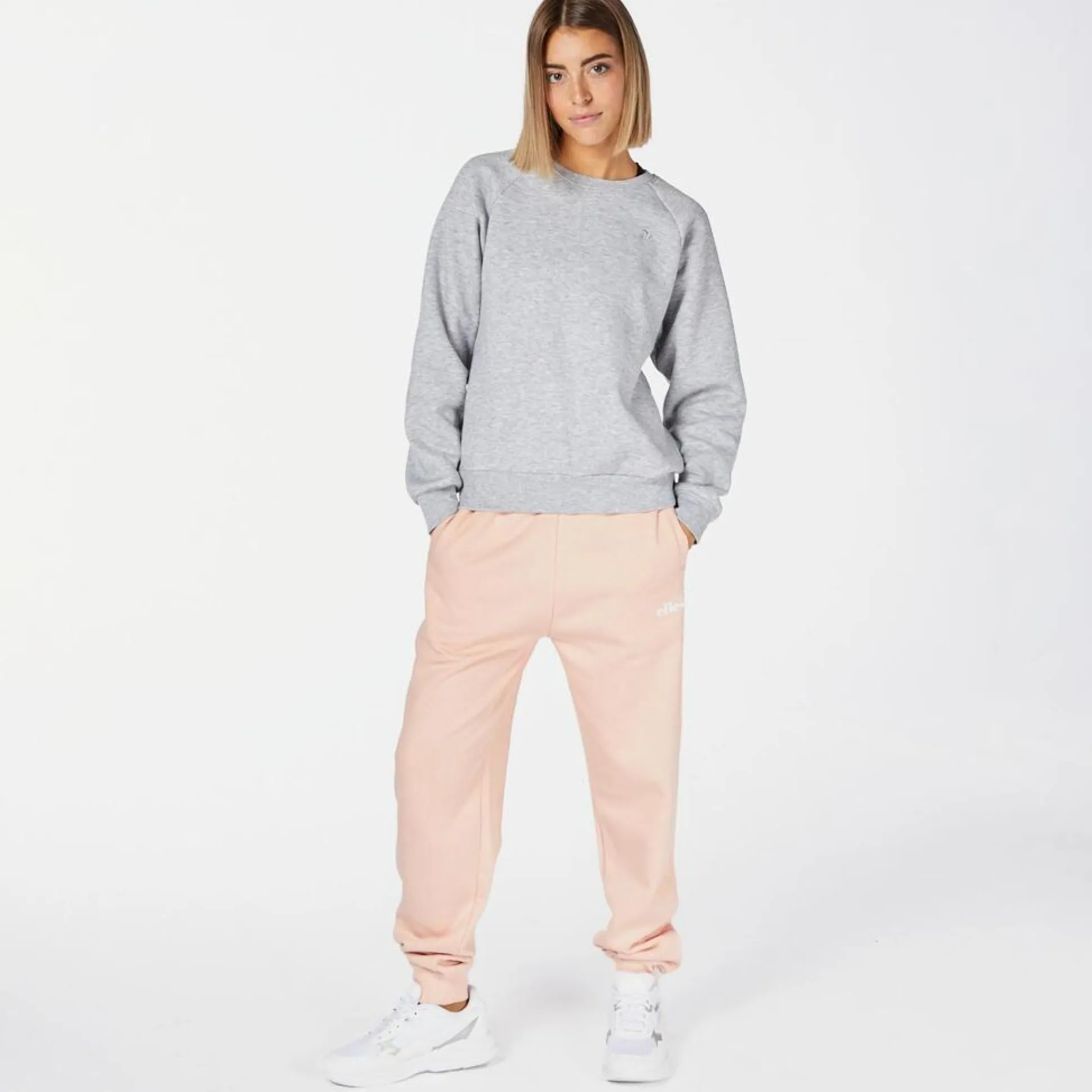 Ellesse Mom