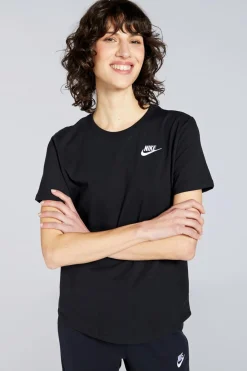 Nike Sportswear Club