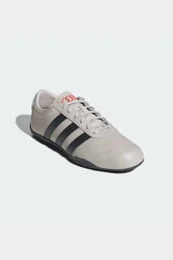 Zapatilla Grand Court Lo Audi Revolut F1 Team adidas